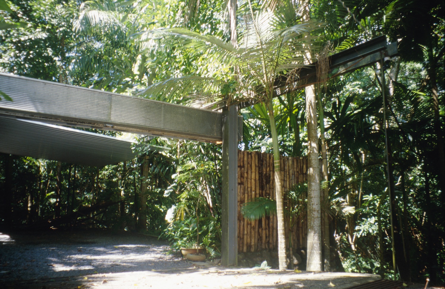 002 Carport